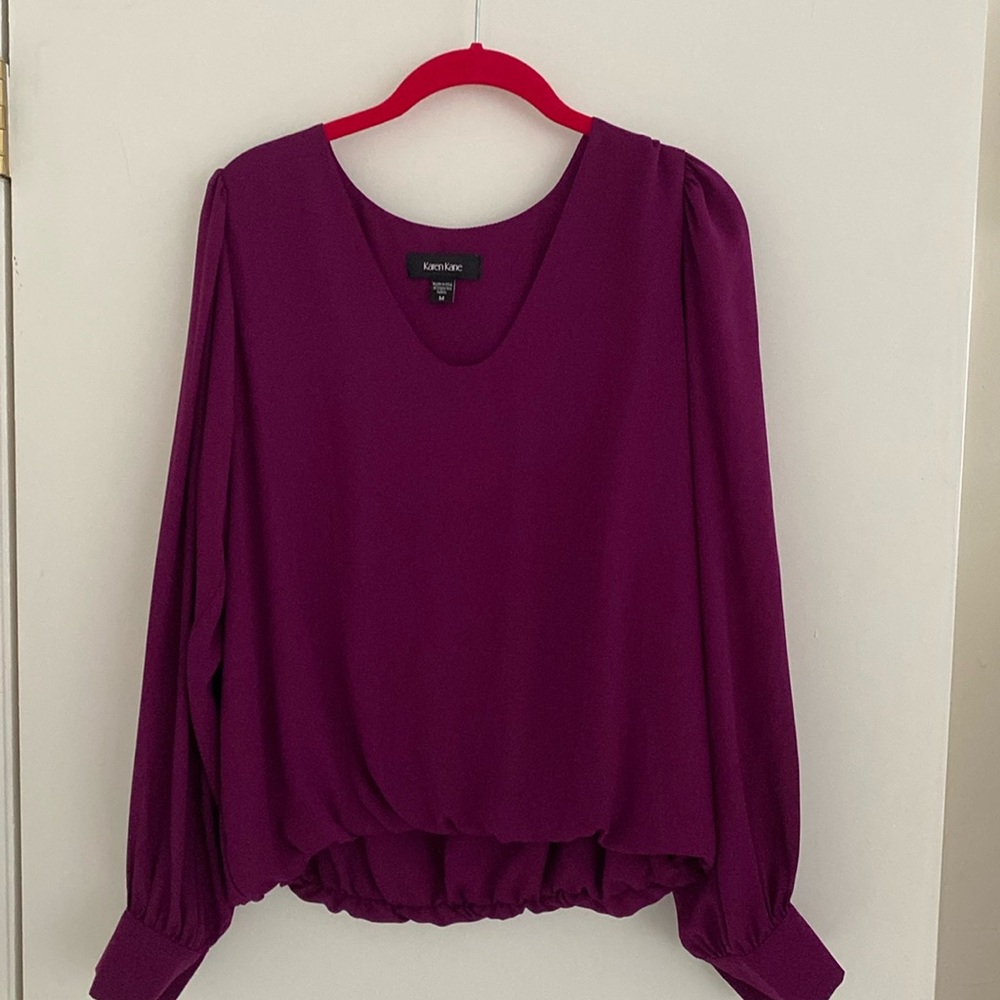 Classic blouse in magenta